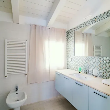 La Casa Del Lago-first Floor * Dervio